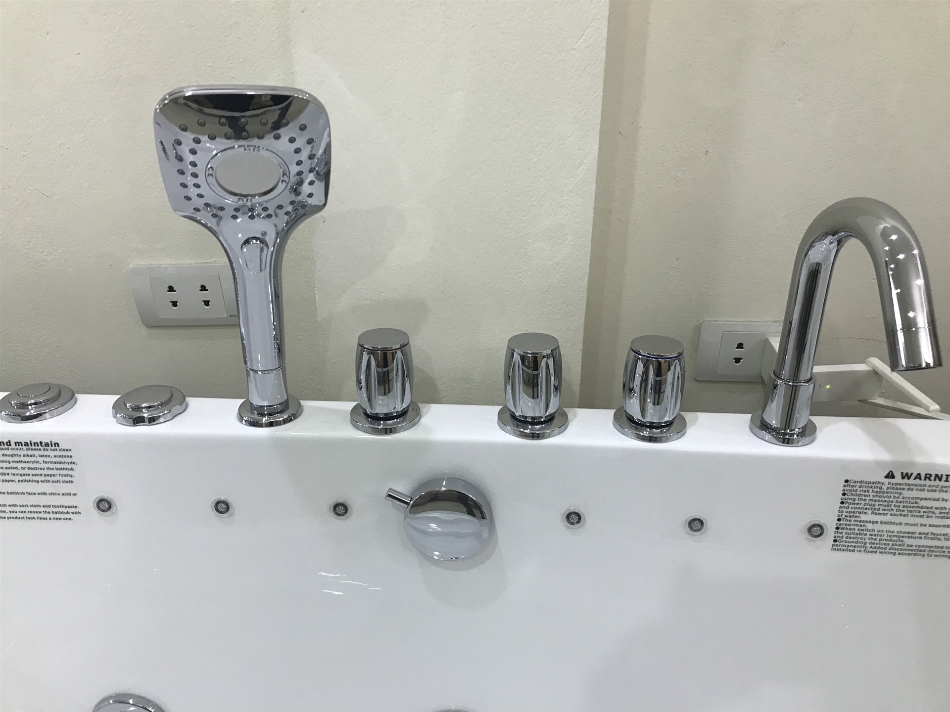 he-thong-sen-voi-bon-tam-monaco