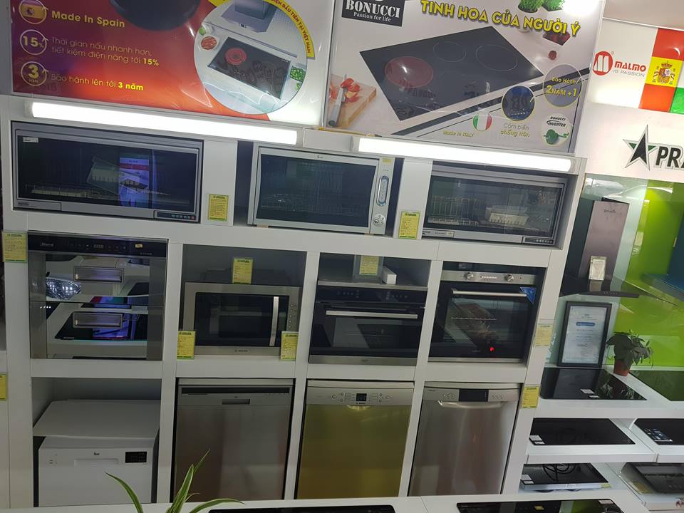 khong-gian-trung-bay-may-rua-bat-tai-bep-phuong-dong-ha-noi