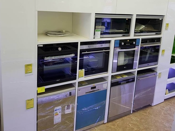 khong-gian-trung-bay-may-rua-bat