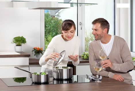 Bếp từ và bếp điện từ nào tốt hơn